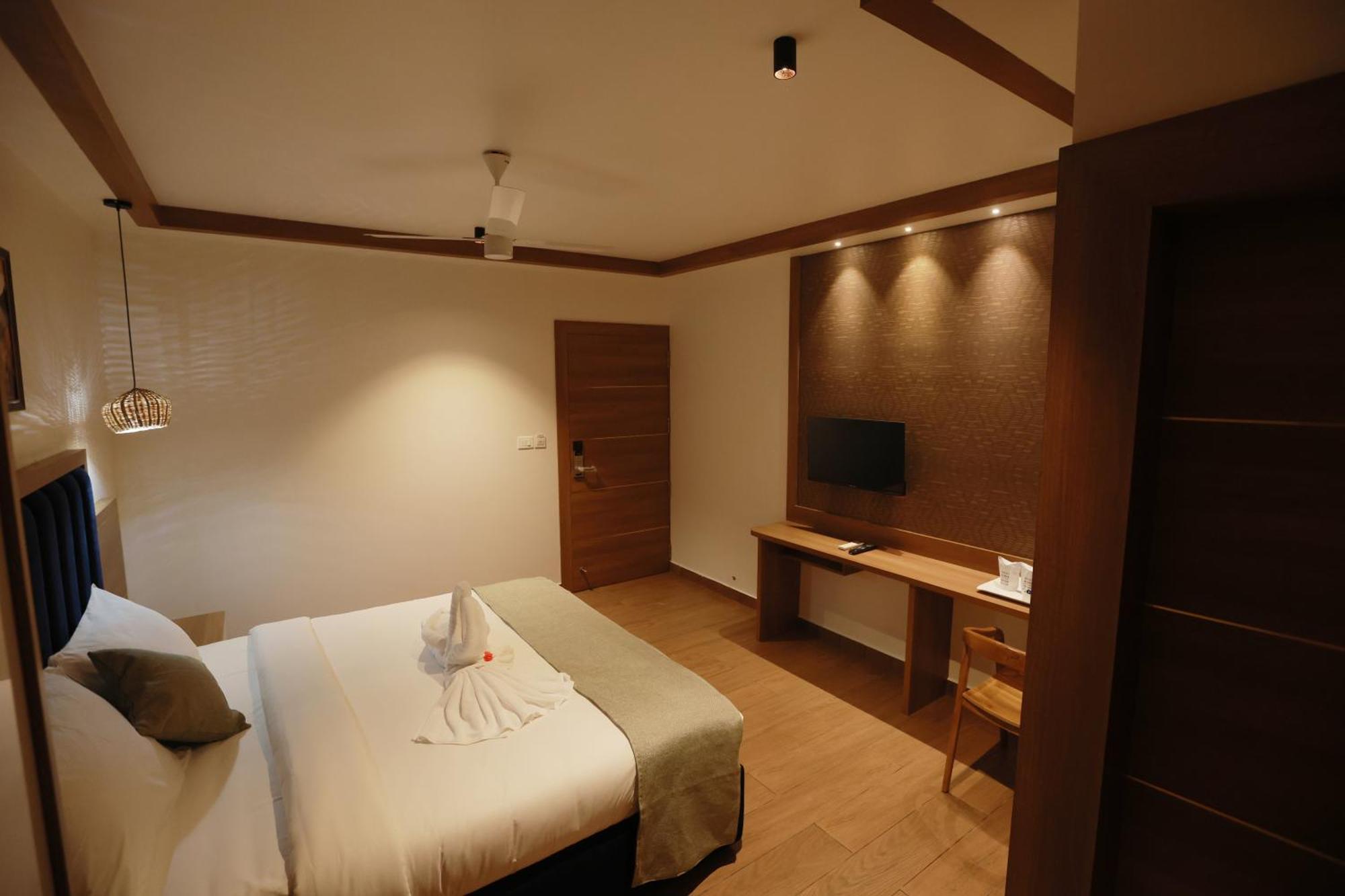 Hotel Cmk Habitat Centre à Kochi Extérieur photo