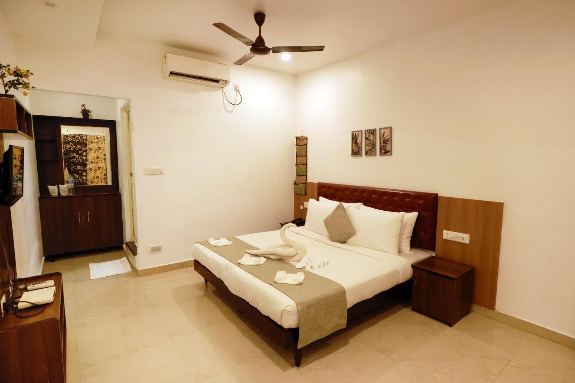 Hotel Cmk Habitat Centre à Kochi Extérieur photo